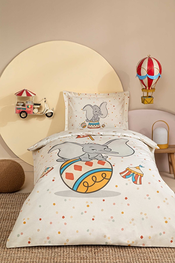 Özdilek Dumbo Circus Disney Lisanslı Bebek Nevresim Takımı Özdilek Dumbo Circus Disney Lisanslı Bebek Nevresim Takımı
