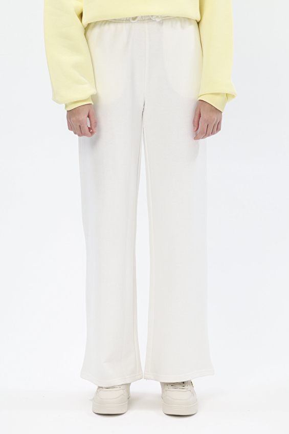 First Company Denim Kadın Geniş Paça Eşofman Alt 2524BS104418 Ekru First Company Denim Kadın Geniş Paça Eşofman Alt 2524BS104418 Ekru