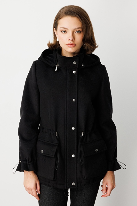 Ekol Çıkarılabilir Yaka Regular Fit Uzun Kol Fermuarlı Dokuma Kadın Kaban 06041 Siyah Ekol Çıkarılabilir Yaka Regular Fit Uzun Kol Fermuarlı Dokuma Kadın Kaban 06041 Siyah