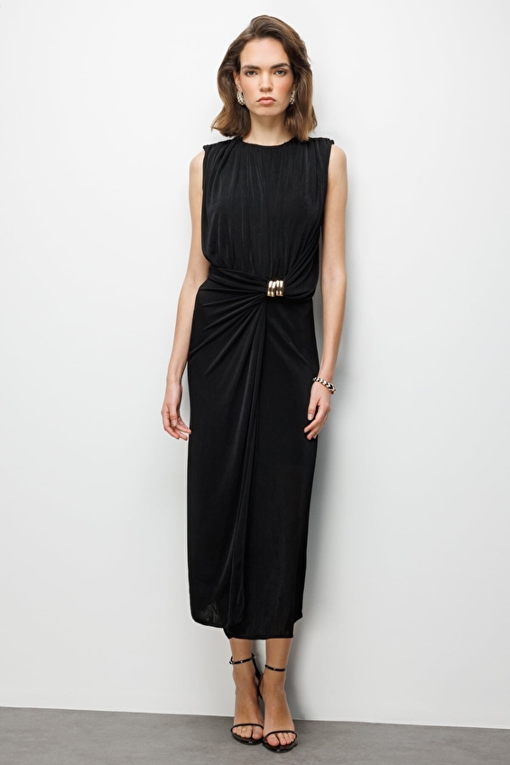 Ekol Regular Fit Düğmeli Polyester Sıfır Yaka Kolsuz Kadın Elbise 06902 Siyah Ekol Regular Fit Düğmeli Polyester Sıfır Yaka Kolsuz Kadın Elbise 06902 Siyah