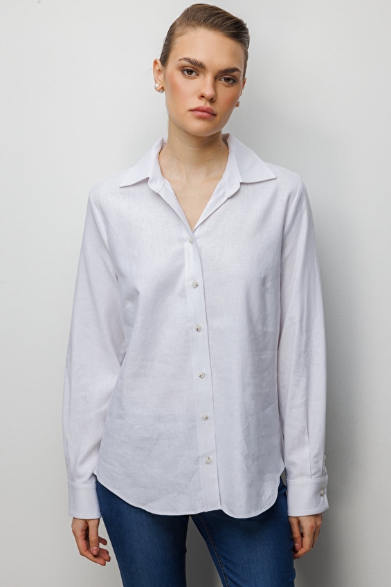 Ekol Polo Yaka Regular Fit Düğmeli Uzun Kol Kadın Bluz 02026 Ekru Ekol Polo Yaka Regular Fit Düğmeli Uzun Kol Kadın Bluz 02026 Ekru