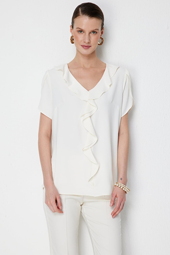 Ekol Regular Fit V Yaka Kısa Kol Kadın Bluz 02050 Ekru Ekol Regular Fit V Yaka Kısa Kol Kadın Bluz 02050 Ekru