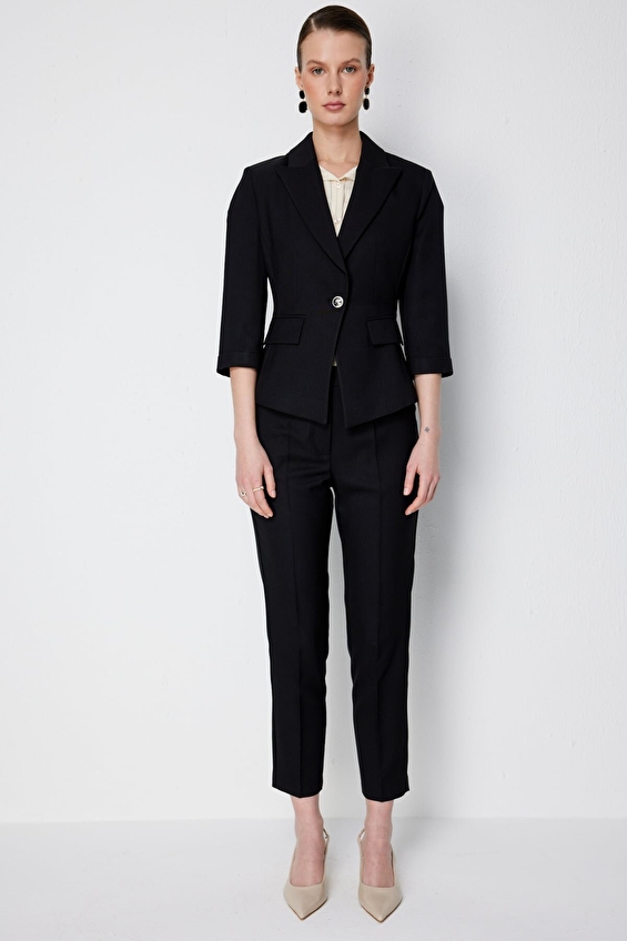 Ekol Regular Fit Dar Paça Fermuarlı Kadın Pantolon 01186 Siyah Ekol Regular Fit Dar Paça Fermuarlı Kadın Pantolon 01186 Siyah