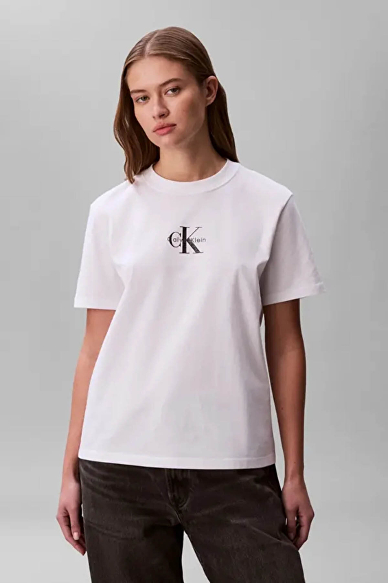 Calvin Klein Jeans Kadın Tişört LV047C856G Beyaz/siyah Calvin Klein Jeans Kadın Tişört LV047C856G Beyaz/siyah