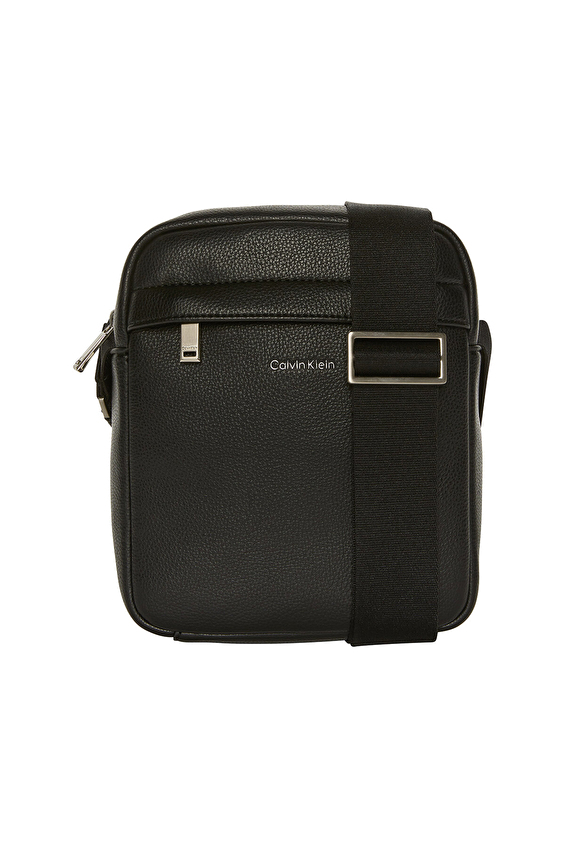 Calvin Klein Erkek Çapraz Çanta LV04D3160GUB1 Siyah Calvin Klein Erkek Çapraz Çanta LV04D3160GUB1 Siyah