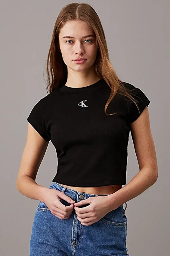 Calvin Klein Jeans Kadın Tişört J20J218337 Siyah Calvin Klein Jeans Kadın Tişört J20J218337 Siyah