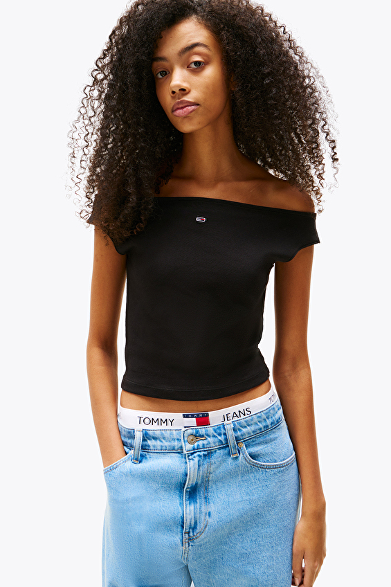 Tommy Jeans Kadın Tişört DW0DW20234 Siyah Tommy Jeans Kadın Tişört DW0DW20234 Siyah