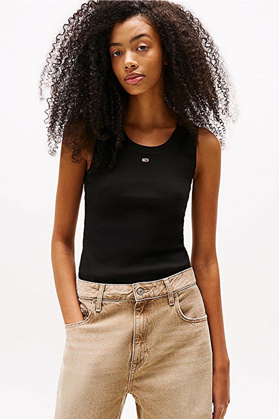 Tommy Jeans Kadın Tişört DW0DW20673 Siyah Tommy Jeans Kadın Tişört DW0DW20673 Siyah