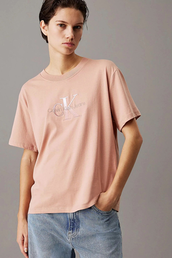 Calvin Klein Jeans Kadın Tişört J20J224798 Pembe Calvin Klein Jeans Kadın Tişört J20J224798 Pembe