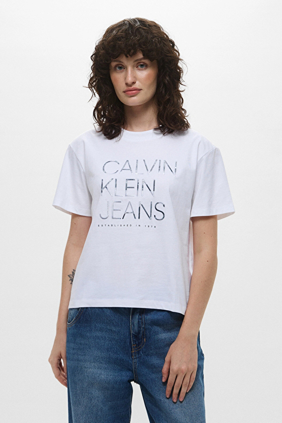 Calvin Klein Jeans Kadın Tişört J20J224987 Beyaz Calvin Klein Jeans Kadın Tişört J20J224987 Beyaz