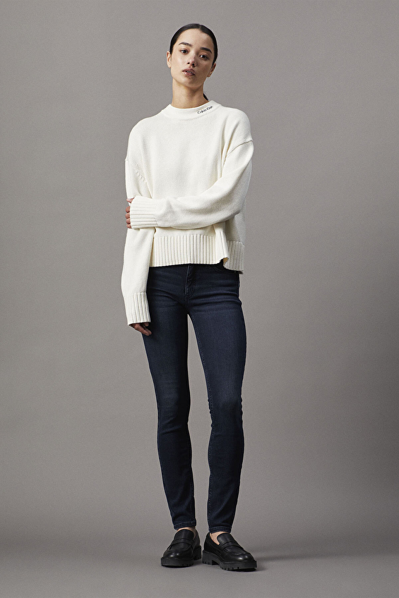 Calvin Klein Jeans Kadın Kazak J20J225073 Beyaz Calvin Klein Jeans Kadın Kazak J20J225073 Beyaz