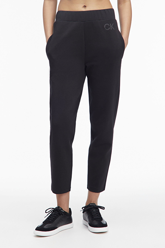 Calvin Klein Kadın Eşofman Altı K20K207945 Siyah Calvin Klein Kadın Eşofman Altı K20K207945 Siyah