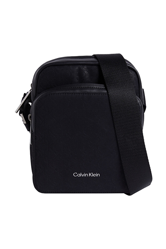 Calvin Klein Erkek Çapraz Çanta K50K512743 Siyah Calvin Klein Erkek Çapraz Çanta K50K512743 Siyah