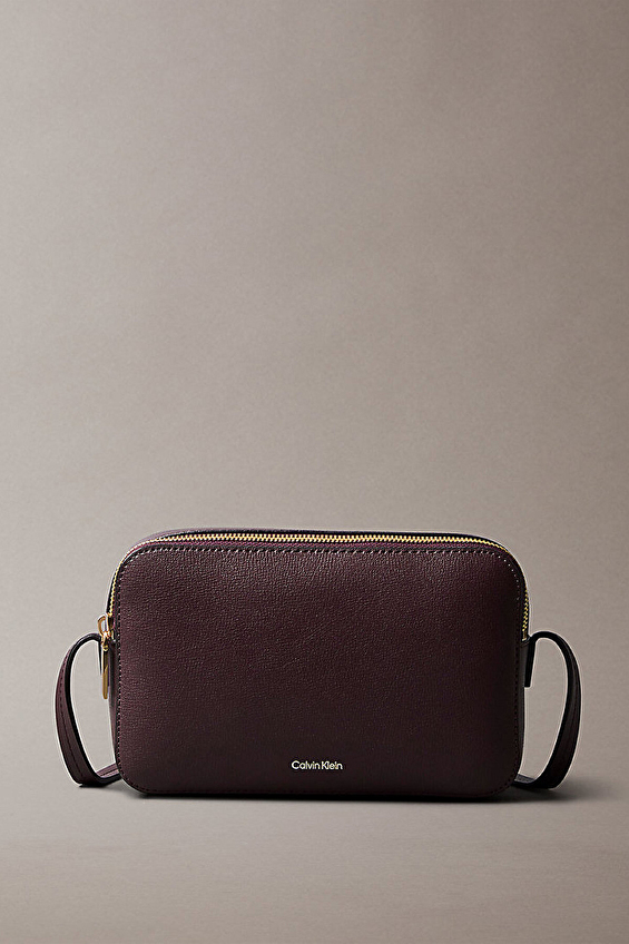 Calvin Klein Kadın Çapraz Çanta LV04F3276G33A Bordo Calvin Klein Kadın Çapraz Çanta LV04F3276G33A Bordo