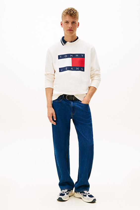 Tommy Jeans Erkek Sweatshirt DM0DM22643 Beyaz Tommy Jeans Erkek Sweatshirt DM0DM22643 Beyaz