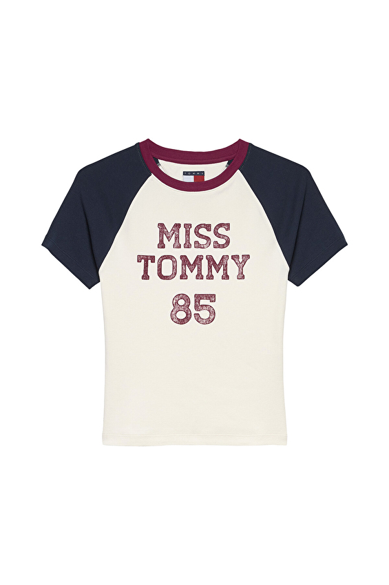 Tommy Jeans Kadın Tişört DW0DW22536 Beyaz Tommy Jeans Kadın Tişört DW0DW22536 Beyaz