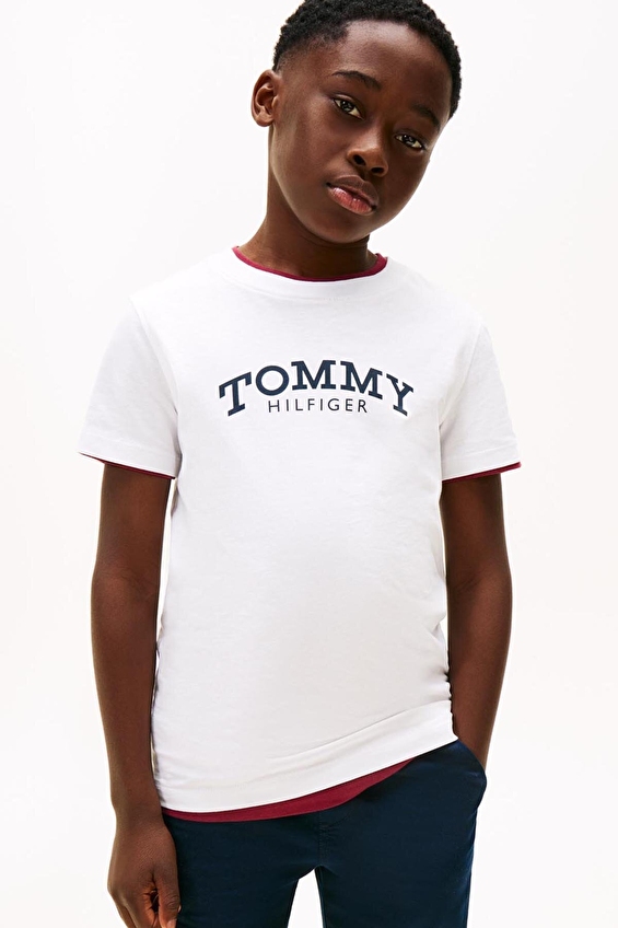 Tommy Hilfiger Erkek Çocuk Tişört KB0KB10051 Tommy Hilfiger Erkek Çocuk Tişört KB0KB10051