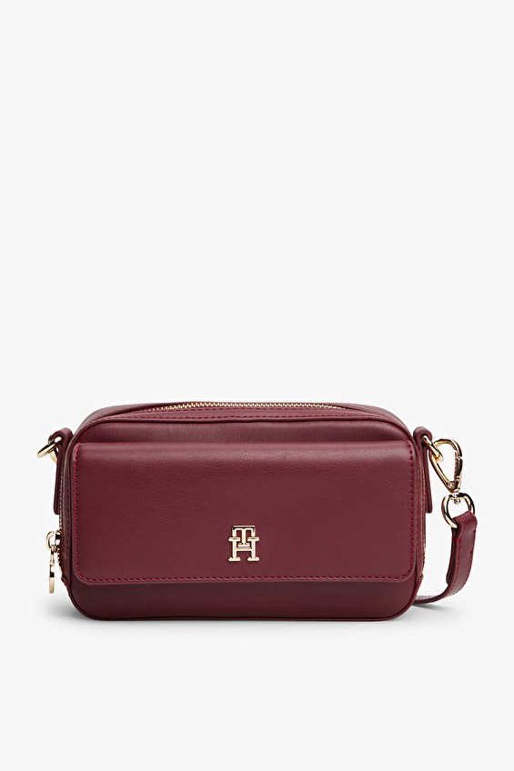 Tommy Hilfiger Kadın Çapraz Çanta AW0AW17680VLP Bordo Tommy Hilfiger Kadın Çapraz Çanta AW0AW17680VLP Bordo