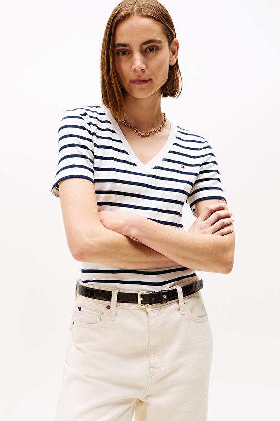 Tommy Hilfiger Kadın Tişört WW0WW40584 Beyaz Tommy Hilfiger Kadın Tişört WW0WW40584 Beyaz