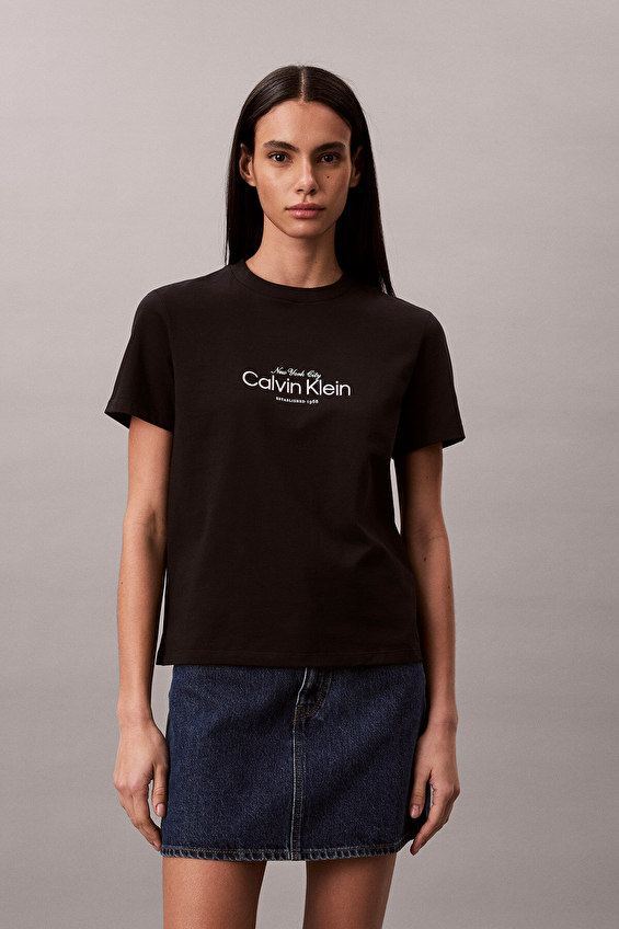 Calvin Klein Jeans Kadın Tişört LV047F810G Siyah Calvin Klein Jeans Kadın Tişört LV047F810G Siyah