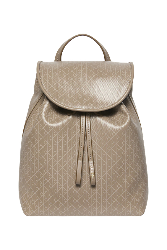 Calvin Klein Kadın Sırt Çantası LV04F3507G3I6 Kahve Calvin Klein Kadın Sırt Çantası LV04F3507G3I6 Kahve