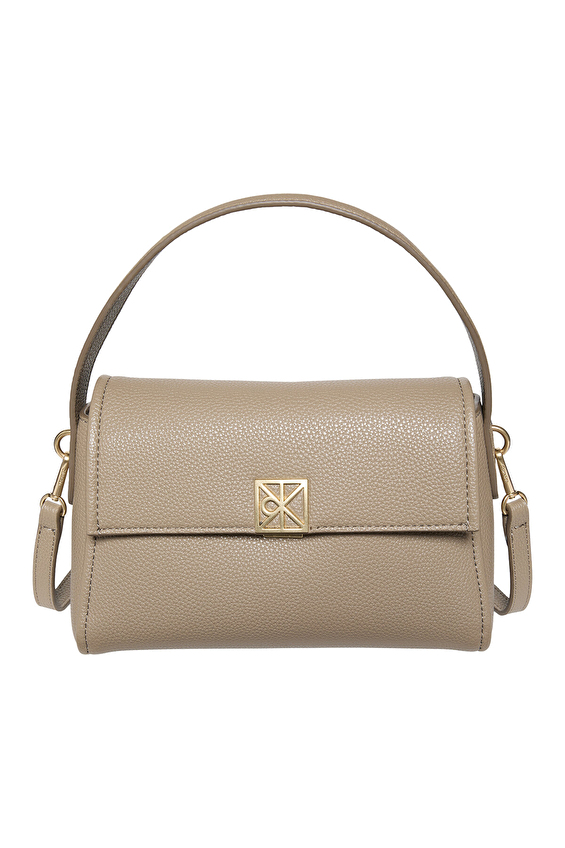 Calvin Klein Kadın Omuz Çantası LV04F3425GVFU Kahve Calvin Klein Kadın Omuz Çantası LV04F3425GVFU Kahve