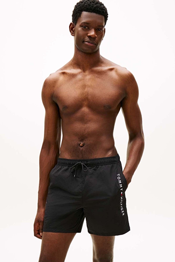 Tommy Hilfiger Erkek Mayo Şort UM0UM03748BDS Siyah Tommy Hilfiger Erkek Mayo Şort UM0UM03748BDS Siyah