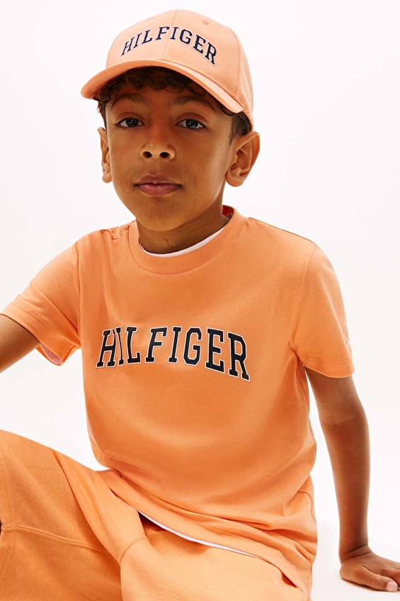 Tommy Hilfiger Erkek Çocuk Tişört KB0KB10420 Tommy Hilfiger Erkek Çocuk Tişört KB0KB10420