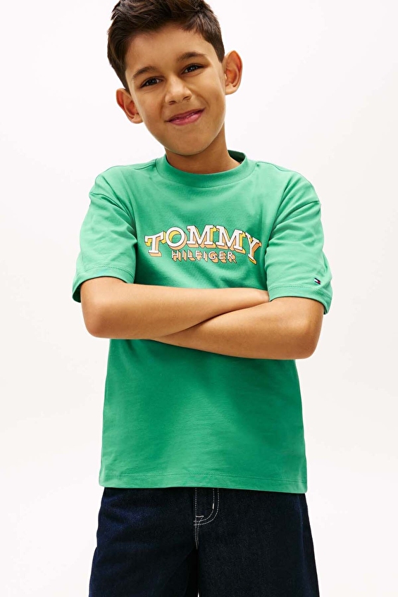 Tommy Hilfiger Erkek Çocuk Tişört KB0KB10267 Tommy Hilfiger Erkek Çocuk Tişört KB0KB10267