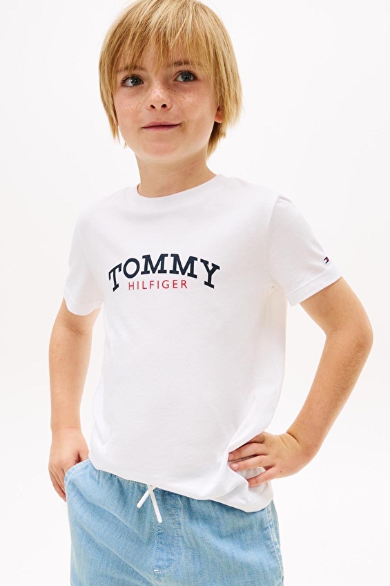 Tommy Hilfiger Erkek Çocuk Tişört KB0KB10263 Tommy Hilfiger Erkek Çocuk Tişört KB0KB10263