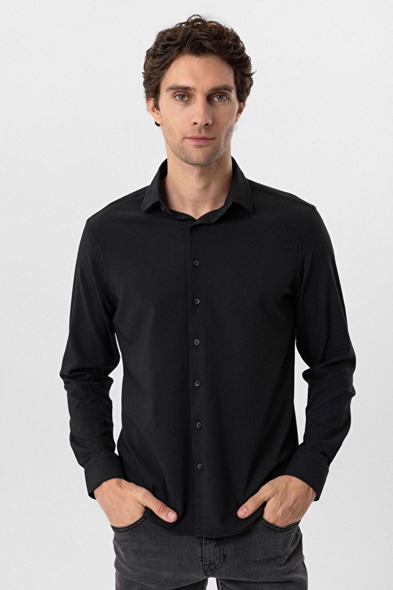 Süvari Slim Fit Köşeli Manşet Klasik Yaka Erkek Gömlek 1008400275 Siyah Süvari Slim Fit Köşeli Manşet Klasik Yaka Erkek Gömlek 1008400275 Siyah