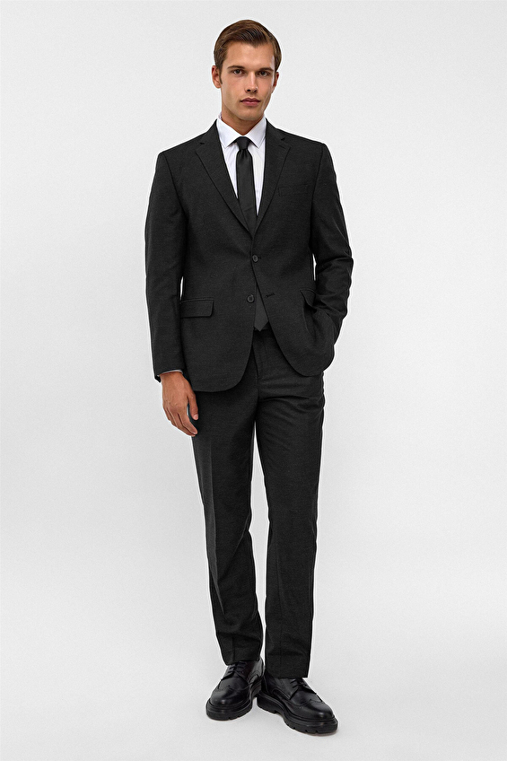Süvari Regular Fit Sivri Yaka Erkek Takım Elbise 1007000271 Siyah