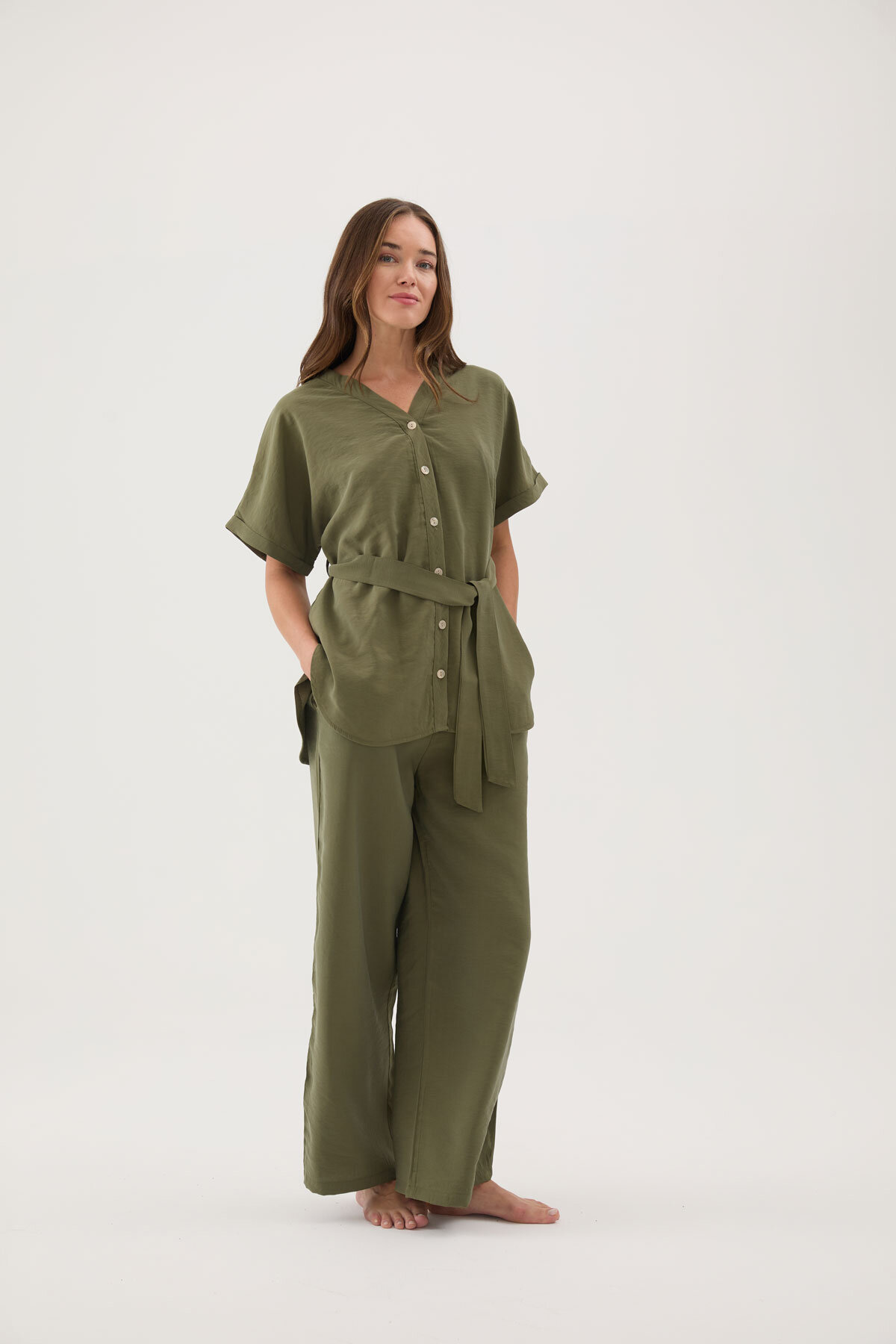 Cottons & Clouds Beli Lastikli Düğmeli Bol Paça Oversize Kadın Bol Kesim Pijama Takımı CC5782 Haki