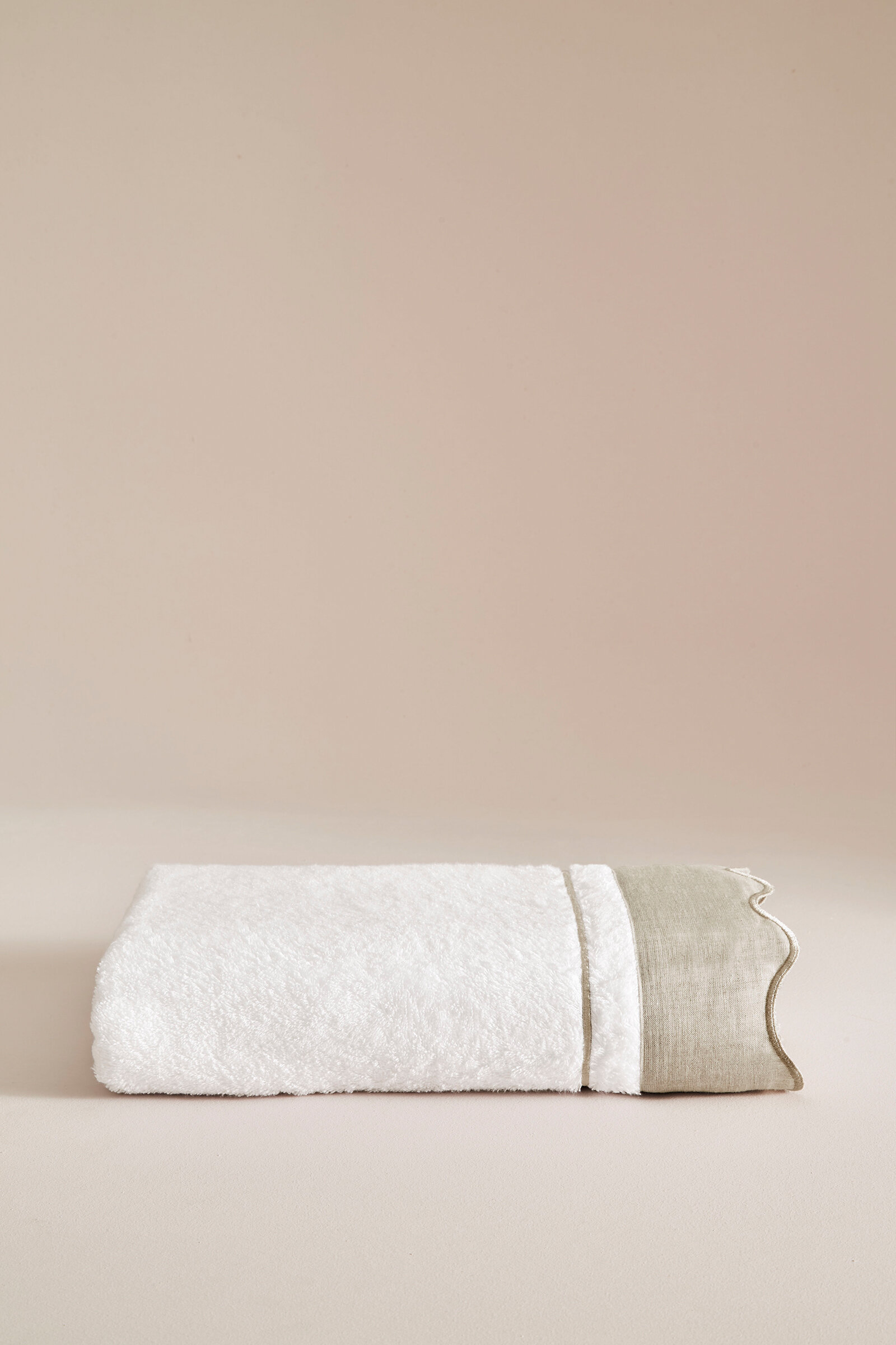 Cottons & Clouds Retro Line Nakışlı Banyo Havlusu 100x150 cm