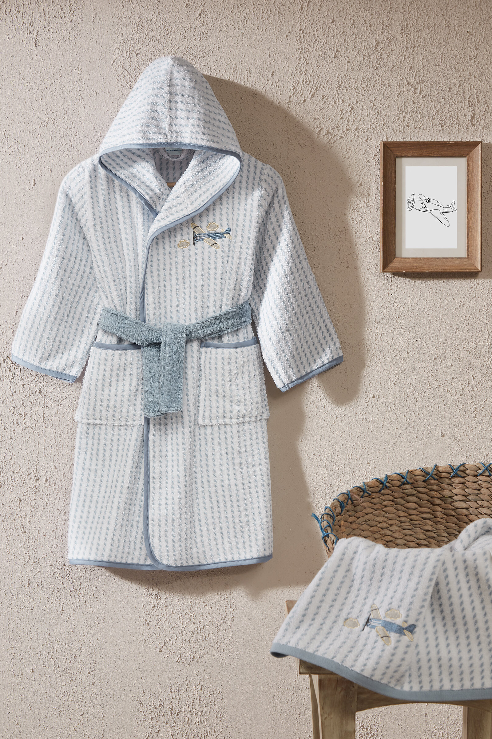 Cottons & Clouds Plane Nakışlı Kapüşonlu Çocuk Bornozu 3 / 4 Yaş