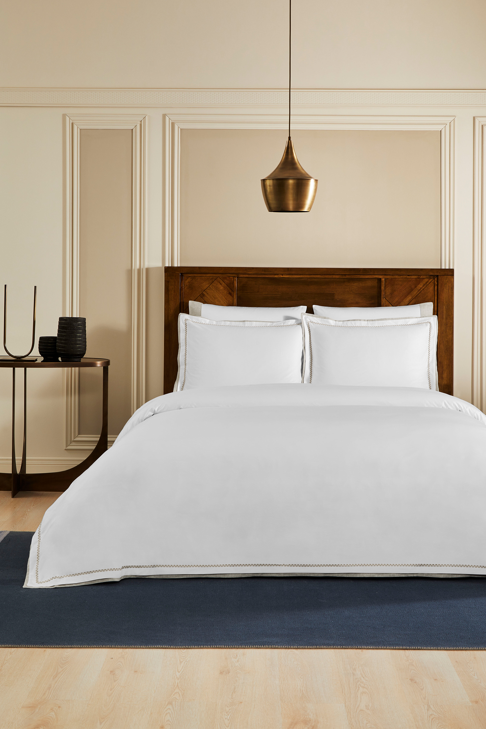 Cottons & Clouds Natura Lastikli Çarşaf King Size Nakışlı Saten Nevresim Takımı