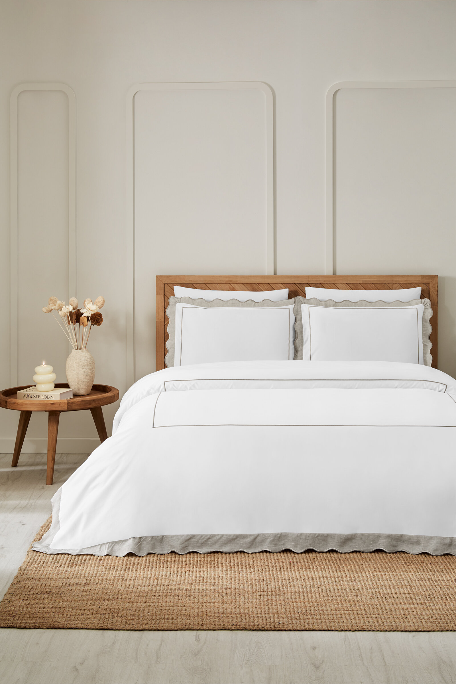 Cottons & Clouds Retro Line Lastikli Çarşaf King Size Nakışlı Saten Nevresim Takımı