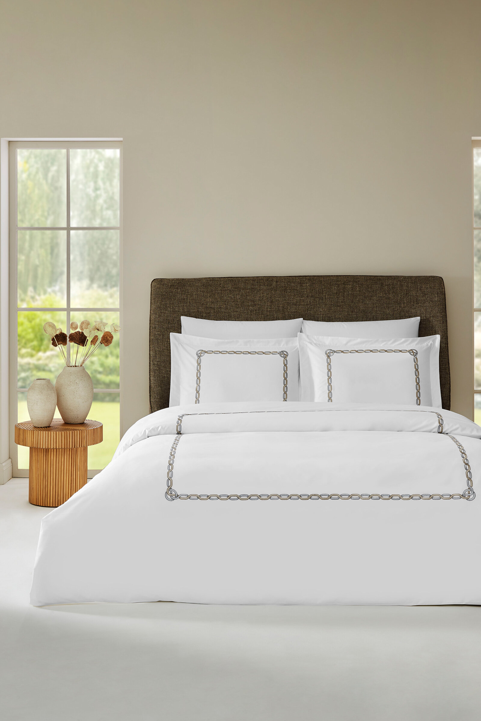 Cottons & Clouds Jewel Lastikli Çarşaf King Size Nakışlı Saten Nevresim Takımı