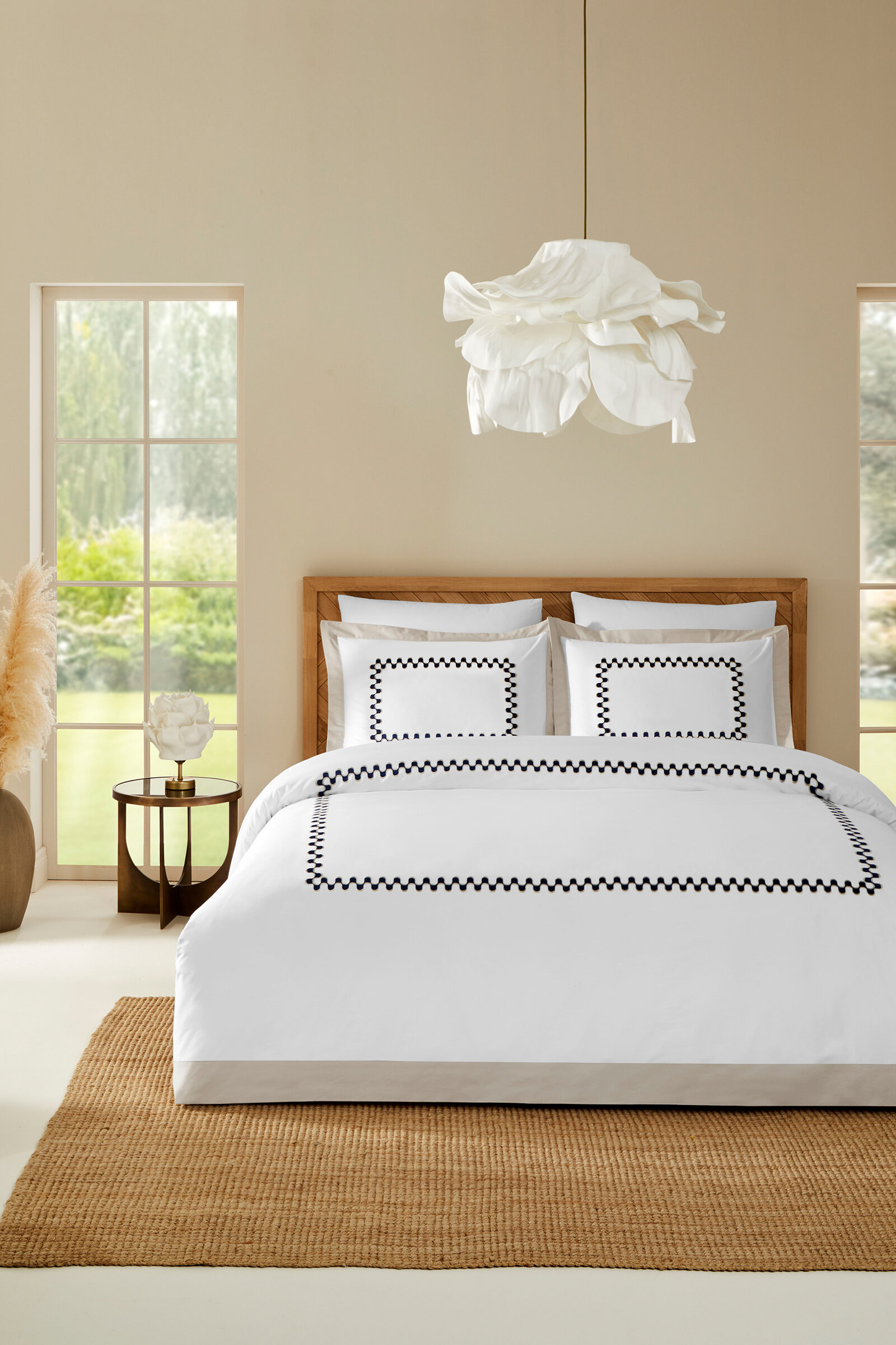 Cottons & Clouds Wave Lastikli Çarşaf King Size Nakışlı Saten Nevresim Takımı